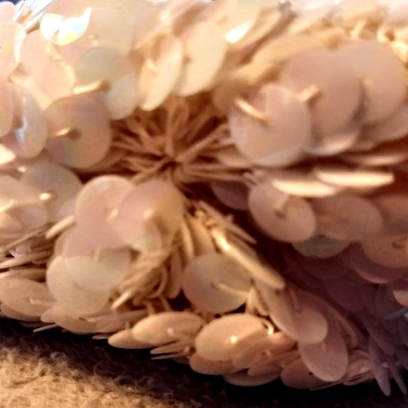 Vintage Women's White Iridescent Sequin Evening Bag/Clutch ~ Gold Tone ~ GVC - Picture 8 of 9